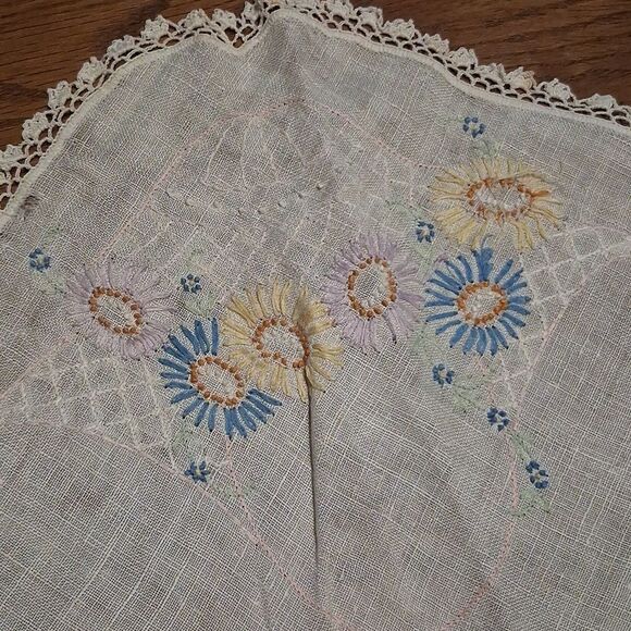 Embroidered white linen crocheted Lace Trim center mat measures: 25.5" X 19" - Picture 3 of 4